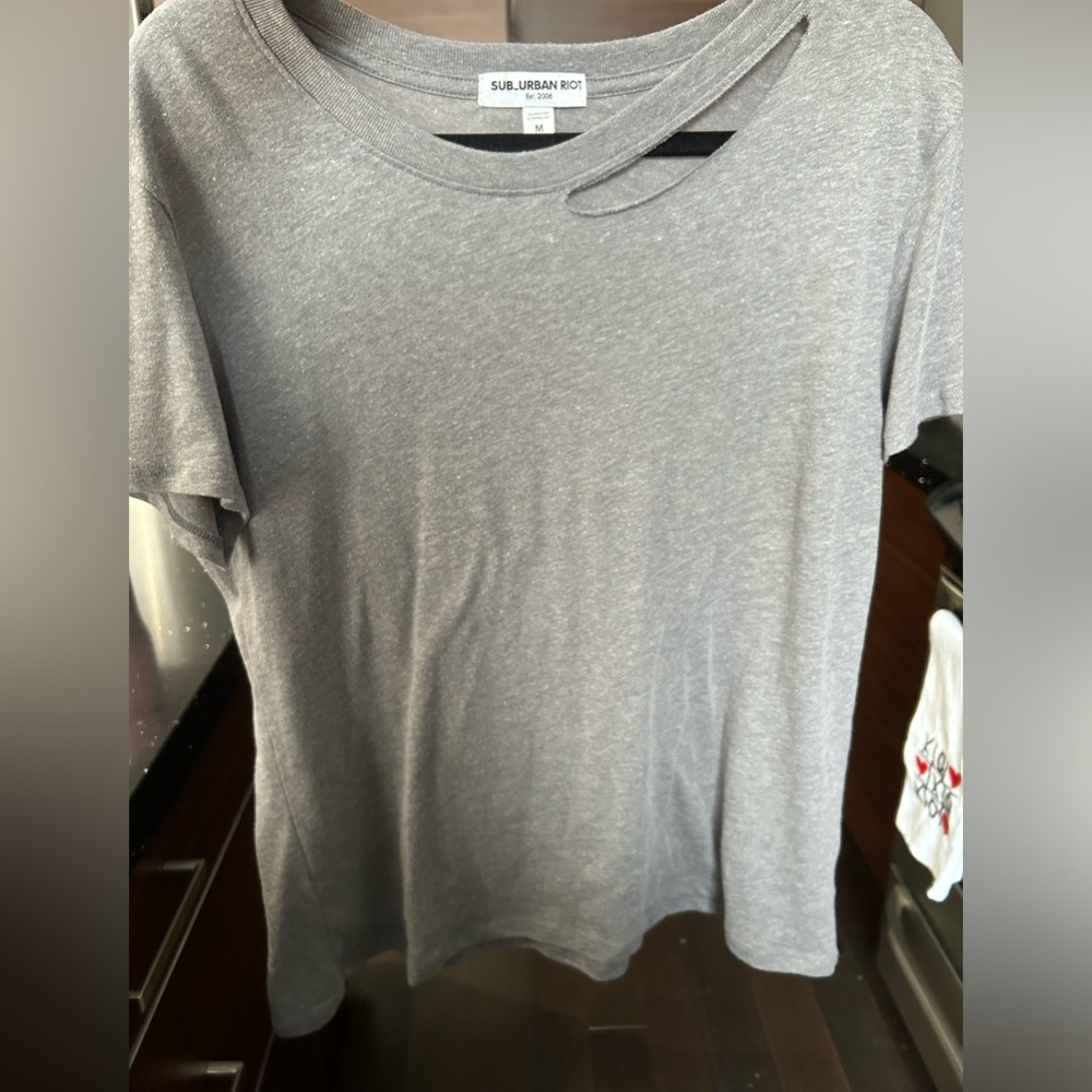 Grey t shirt